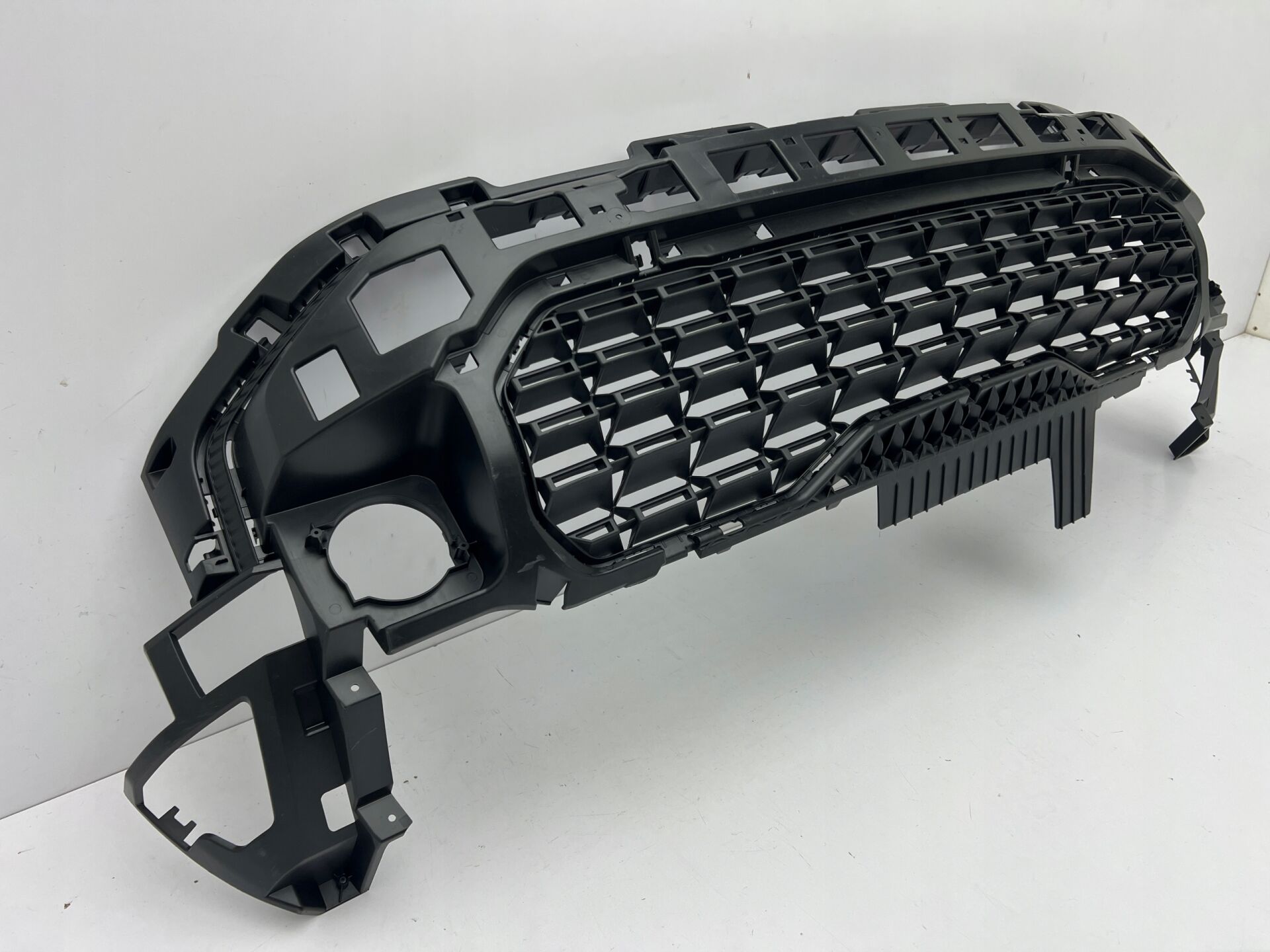 Duster 3-III Ön Tampon Izgarası 2024-> 620265023R -Renault Mais