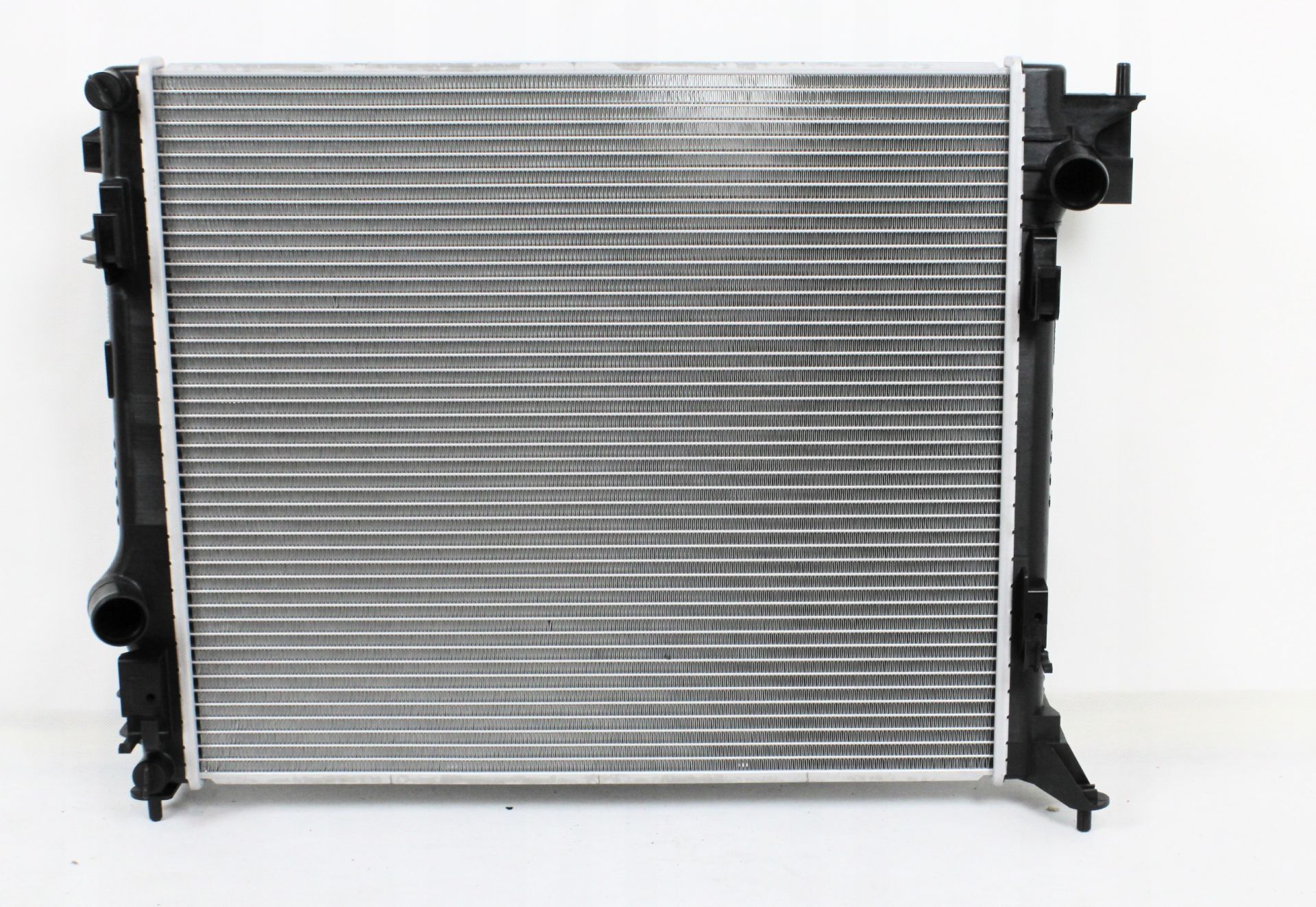 1745745798 RENAULT Megane Kadjar Motor Su Radyatörü 1.6 Dci R9M 214104EB0A -Mga OEM 1745745798 Oto Mavili