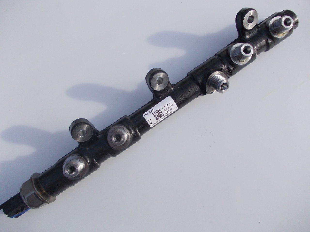 Master 3-III Enjektör Tevzi Rampası Müşürlü 2.3 Dci M9T (2010-2020) 175217543R -Orjinal Yedek Parça